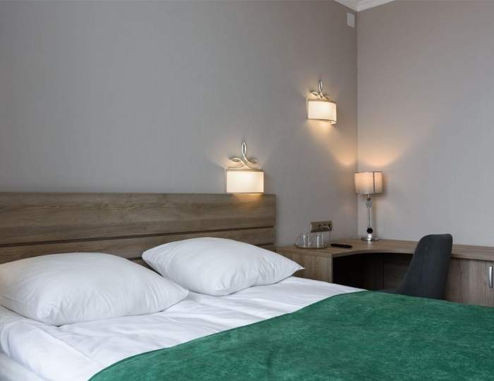 Двухместный стандарт с большой кроватью - Санаторий «Сестрорецкий курорт» Санкт-Петербург