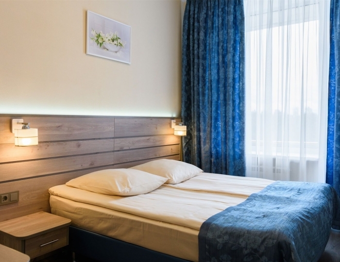 Двухместный стандарт с большой кроватью - Санаторий «Сестрорецкий курорт» Санкт-Петербург